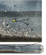 Nærbillede af kvarts-ampul indeholdende sand. 4 billeder af svage gløder på lilla baggrund.