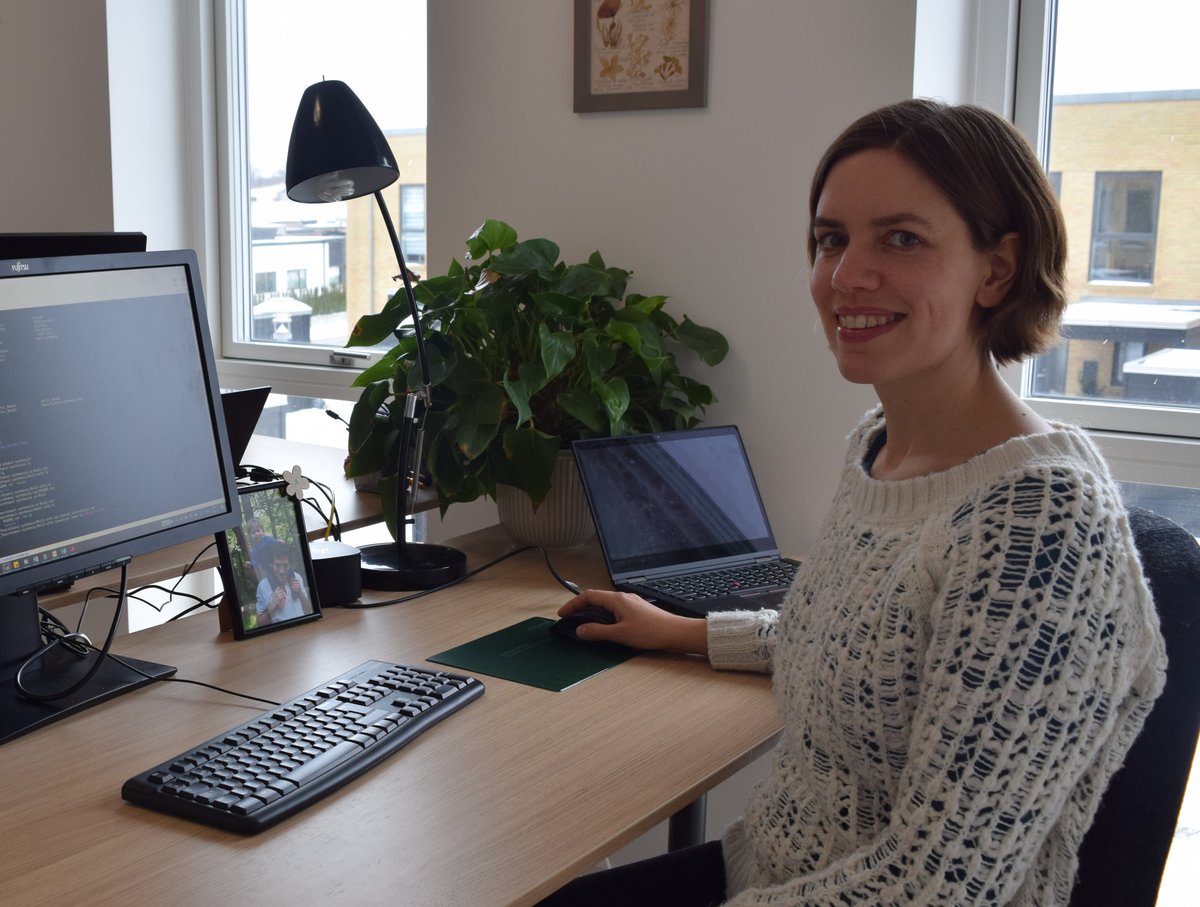 Lektor Mie Andersen på sit kontor, hvor hun er i gang med at sammensætte det helt rigtige forskerteam. Foto: Privatfoto